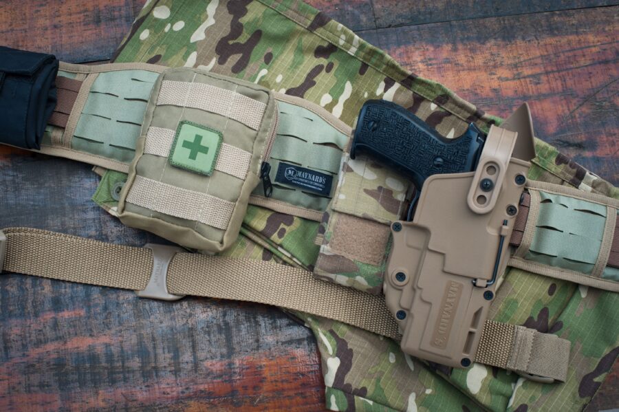 Dopasowanie do modelu broni i sposobu noszenia – Jak działa dobrze zaprojektowana kabura