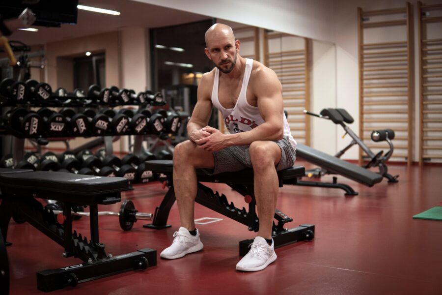 Trening siłowy dla biegaczy – Jak wzmocnić mięśnie i uniknąć kontuzji?