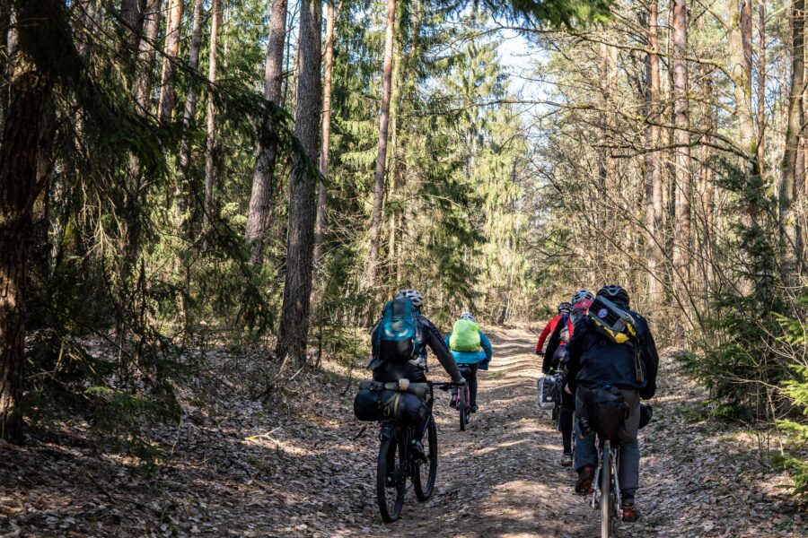 Przewodnik po podróżach rowerowych po europie – Jak zaplanować aktywne wakacje na dwóch kółkach