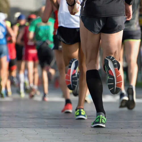 Nawodnienie podczas triathlonu: Ile wody i elektrolitów potrzebujesz na każdym etapie zawodów?